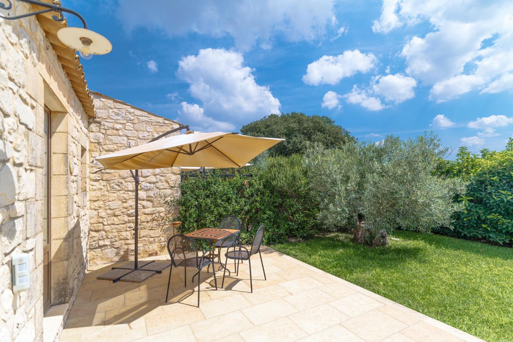 Borgo Monachella Bed & Breakfast Рагуза Стая снимка