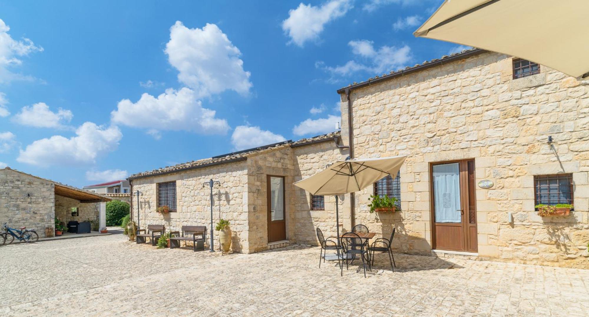 Borgo Monachella Bed & Breakfast Рагуза Екстериор снимка