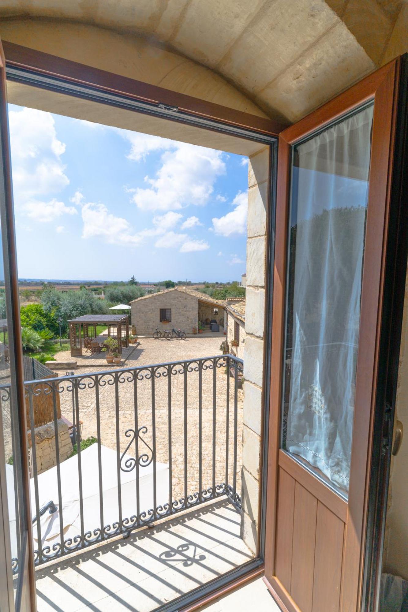 Borgo Monachella Bed & Breakfast Рагуза Стая снимка