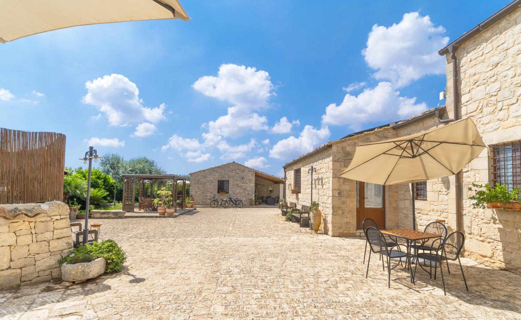 Borgo Monachella Bed & Breakfast Рагуза Екстериор снимка