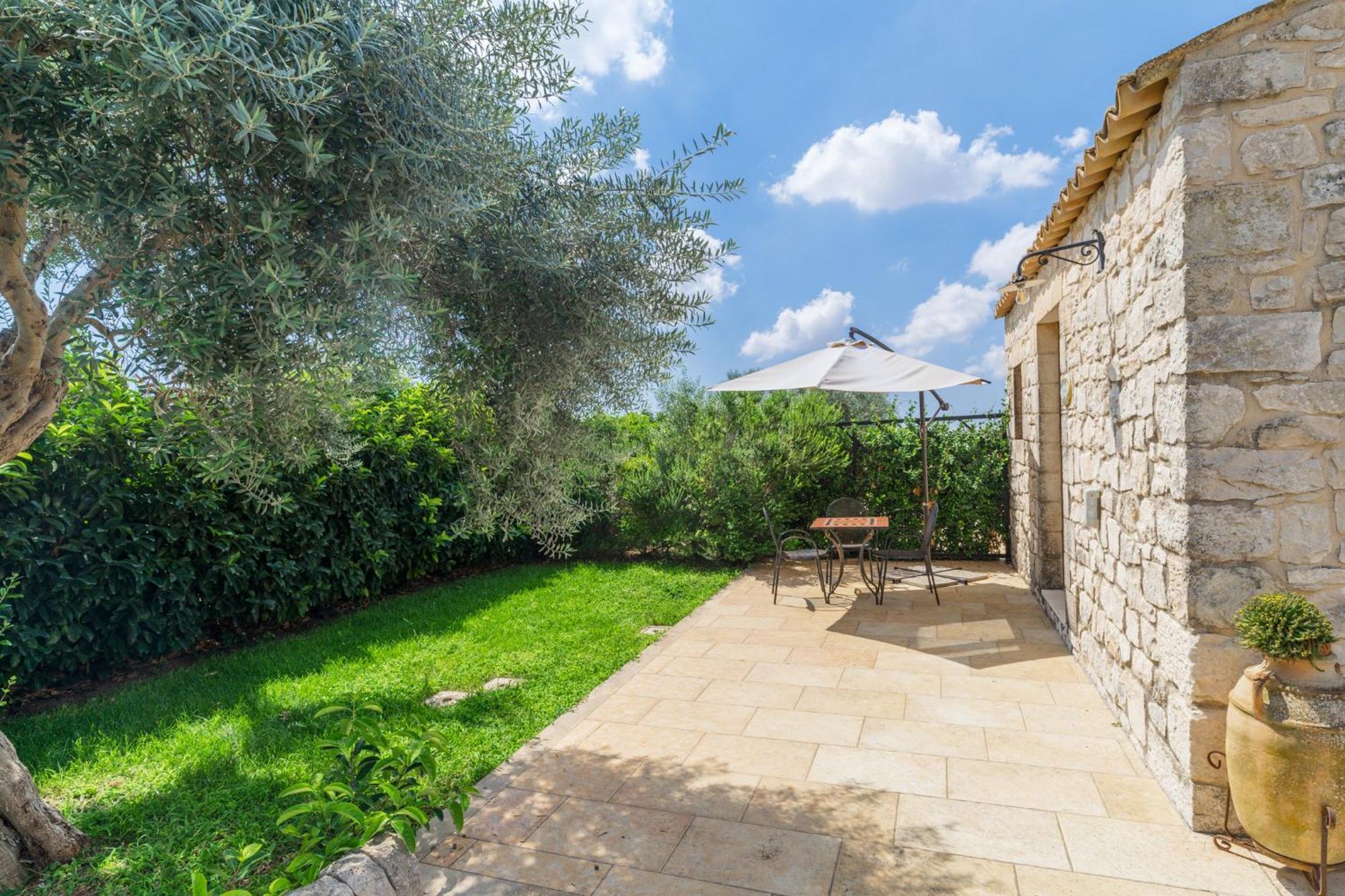 Borgo Monachella Bed & Breakfast Рагуза Стая снимка