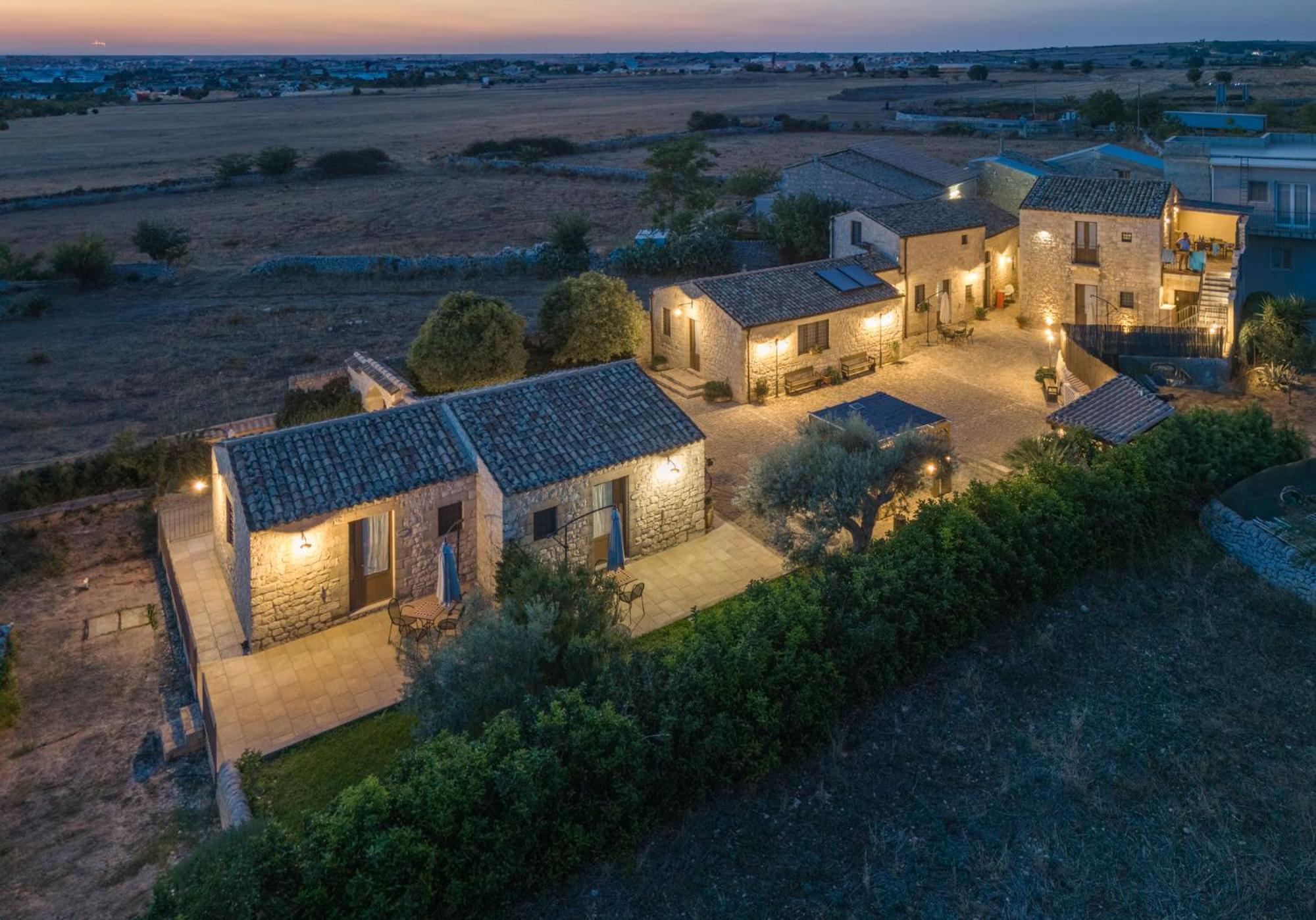 Borgo Monachella Bed & Breakfast Рагуза Екстериор снимка
